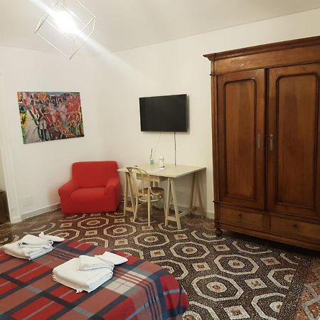 Gusterhouse Panzió Ivrea Kültér fotó